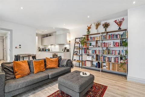 1 bedroom flat for sale, Devonhurst Place, London, W4