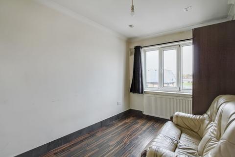 712d Kenton Road, Harrow, HA3 9QX
