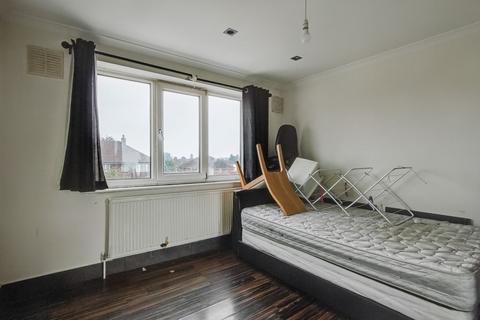 712d Kenton Road, Harrow, HA3 9QX