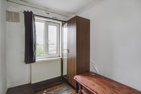 712d Kenton Road, Harrow, HA3 9QX