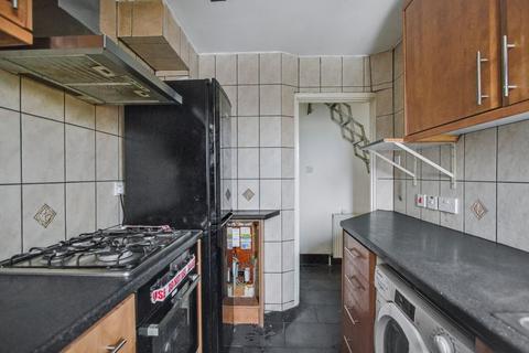 712d Kenton Road, Harrow, HA3 9QX