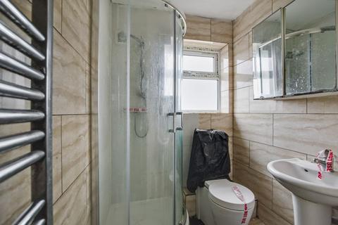 712d Kenton Road, Harrow, HA3 9QX