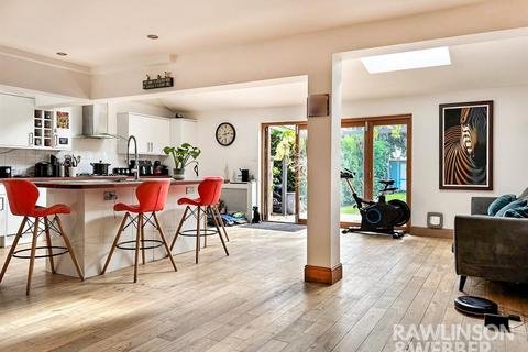 4 bedroom semi-detached house for sale, Beauchamp Road, West Molesey KT8