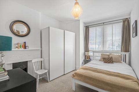 2 bedroom flat for sale, Latchmere Road, London SW11