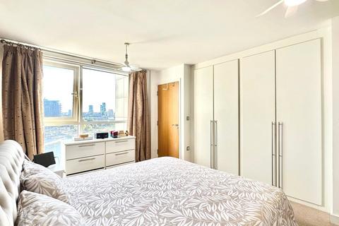 3 bedroom apartment for sale, Western Gateway, London E16