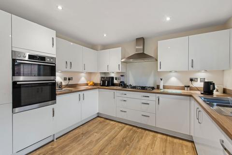 41 Arundel Drive, Grantham, NG31 8WN