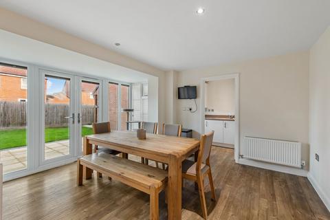 41 Arundel Drive, Grantham, NG31 8WN