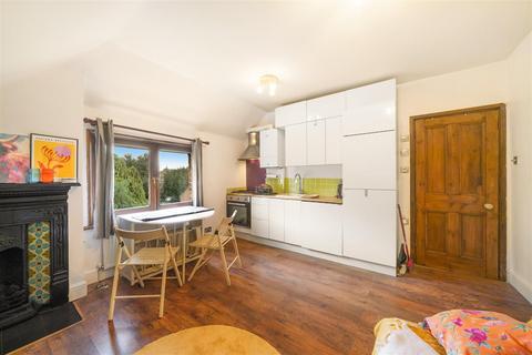 undefined, Gwendolen Avenue, London