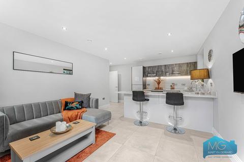 3 bedroom apartment for sale, Brownlow Road, London, N11