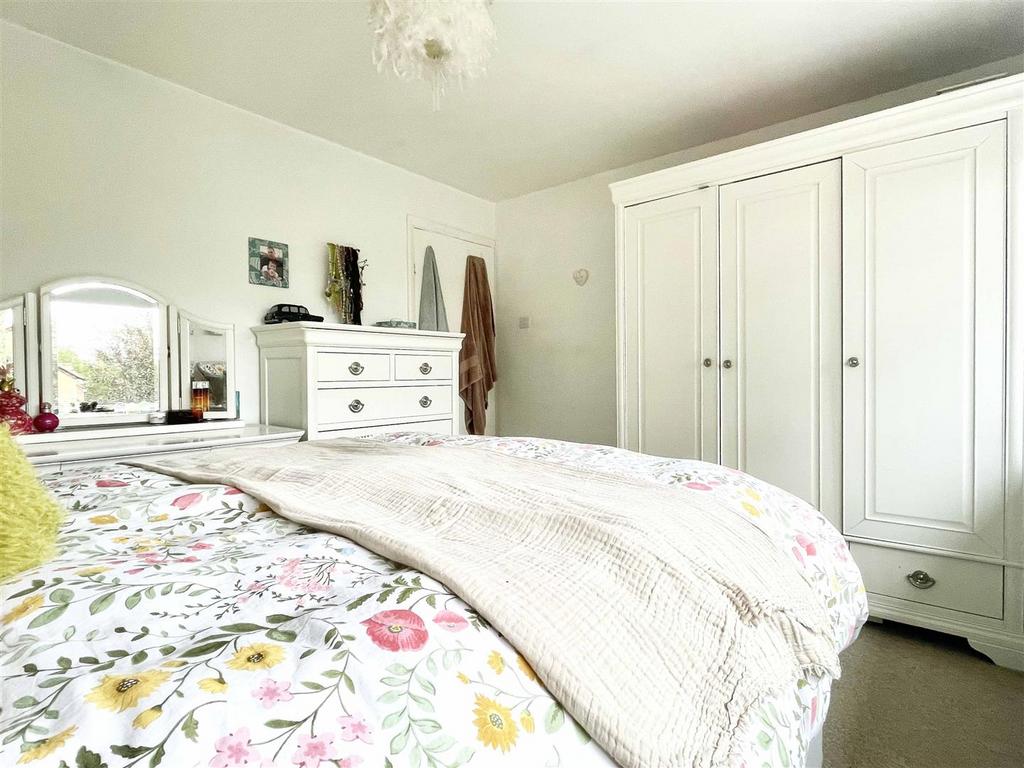 Bed1.jpg