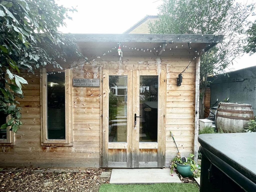 Cabin.jpg