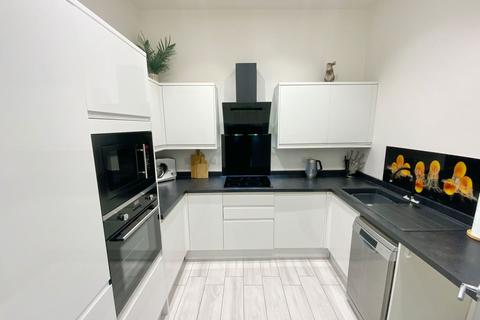 2 bedroom flat for sale, Whitehall Road, Halesowen B63