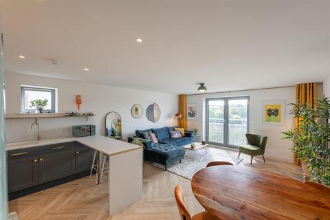 2 bedroom flat for sale, Ouseburn Wharf, St. Lawrence Road, Newcastle upon Tyne