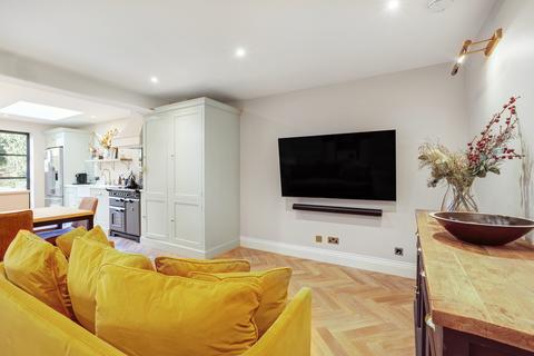 83 The Grove, London, W5 5LL