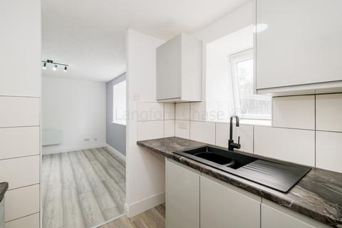 undefined, Woodridge Close, Enfield, EN2