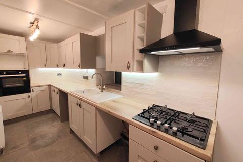 3 bedroom cottage for sale, Oldham Road, Sowerby Bridge HX6