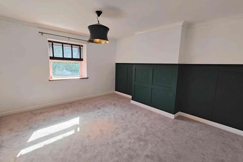 3 bedroom cottage for sale, Oldham Road, Sowerby Bridge HX6