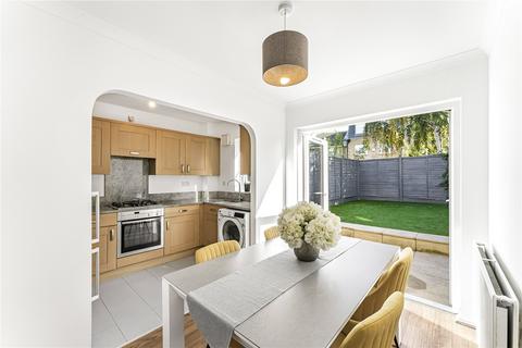 5 Alpine Grove, London, E9 7SX