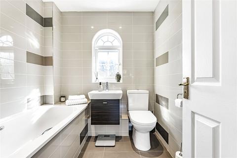 5 Alpine Grove, London, E9 7SX