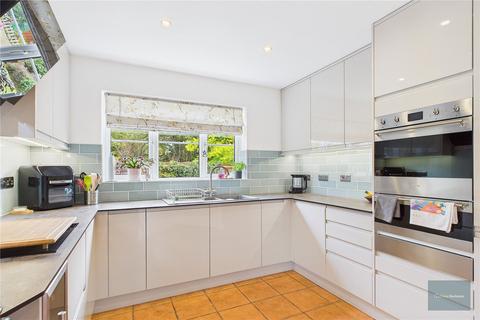 10 Salter Close, Trowbridge, BA14 7TD