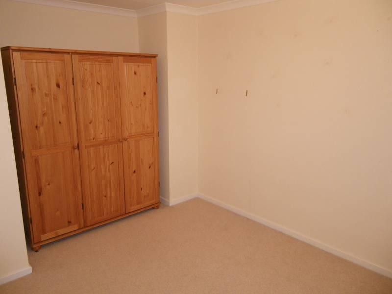 Pd16382ndbedroom.jpg