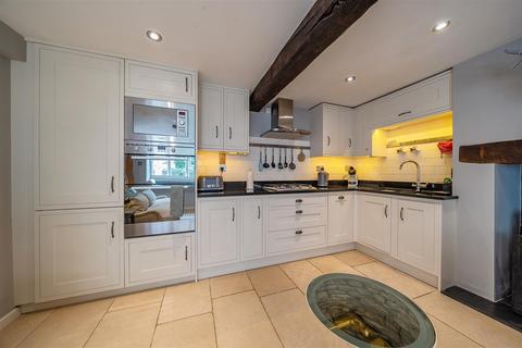 undefined, High Street, Bisley GL6