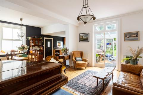 6 bedroom semi-detached house for sale, Holmesdale Road, Reigate