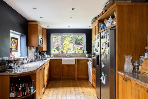 6 bedroom semi-detached house for sale, Holmesdale Road, Reigate