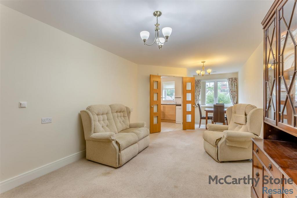8663163-interior06.jpg