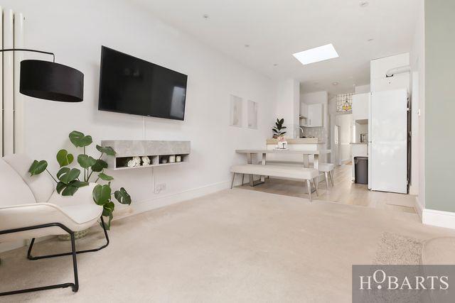 2 Bedroom Ground Floor Edwardian Converted Flat f