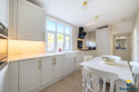undefined, Woking Road, Surrey GU1