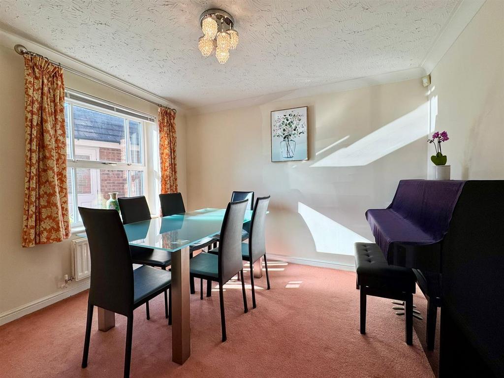 Dining room.jpg