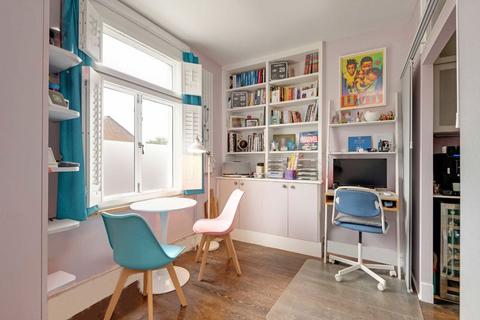 2 bedroom flat for sale, Ancona Road, London NW10