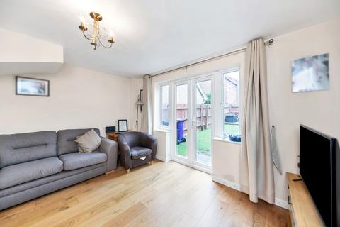 2 bedroom end of terrace house for sale, Redwing Rise, Royston SG8