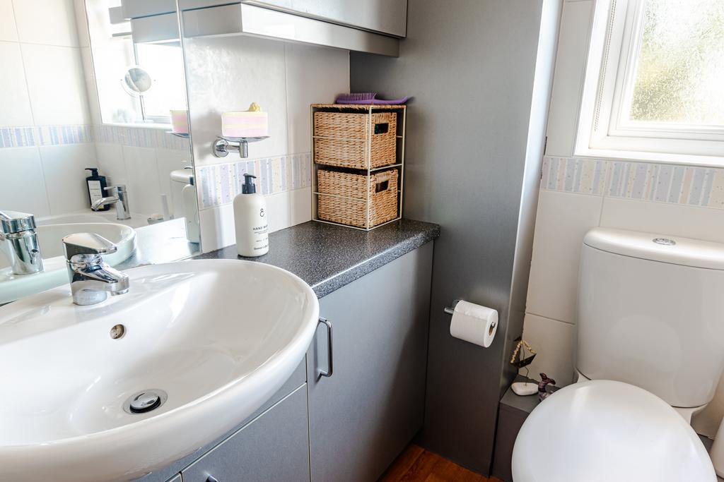 Bathroom2