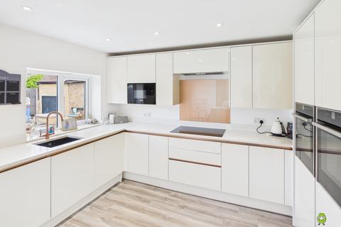 10 Glynde Road, Bexleyheath, DA7 4ET