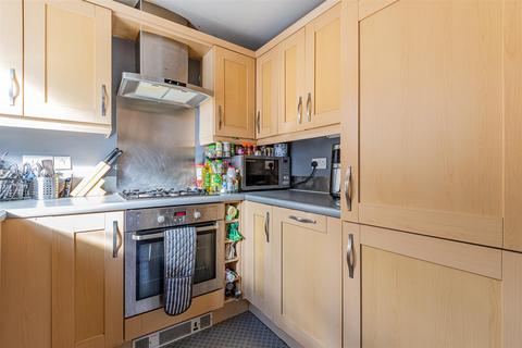 undefined, Clos Dewi Sant, Canton CF11