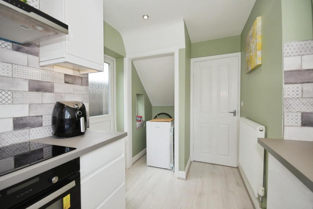 KITCHEN 03.jpg