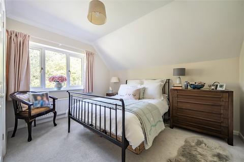 4 bedroom end of terrace house for sale, Middle Old Park, Farnham, GU9