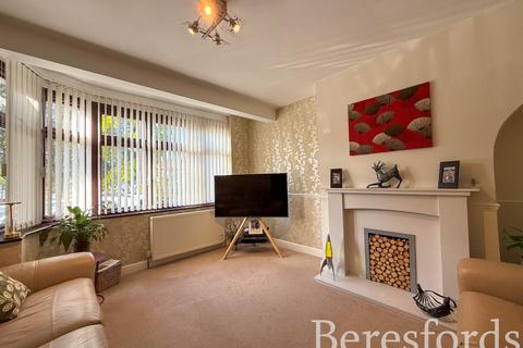 3 bedroom semi-detached house for sale, Hornminster Glen, Hornchurch, RM11