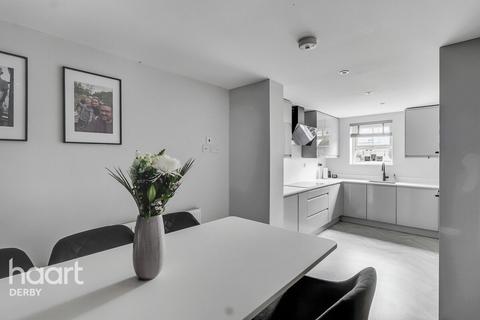 4 bedroom townhouse for sale, Stockwell Drive, Derby