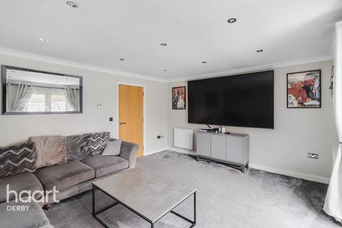 4 bedroom townhouse for sale, Stockwell Drive, Derby
