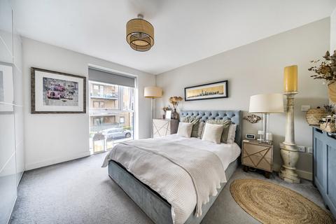 2 bedroom apartment for sale, Apple Yard, London