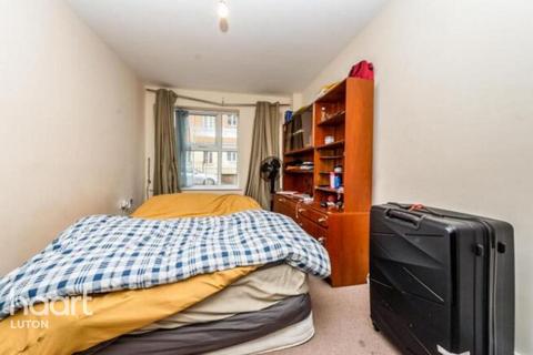 undefined, Mill Street, Luton