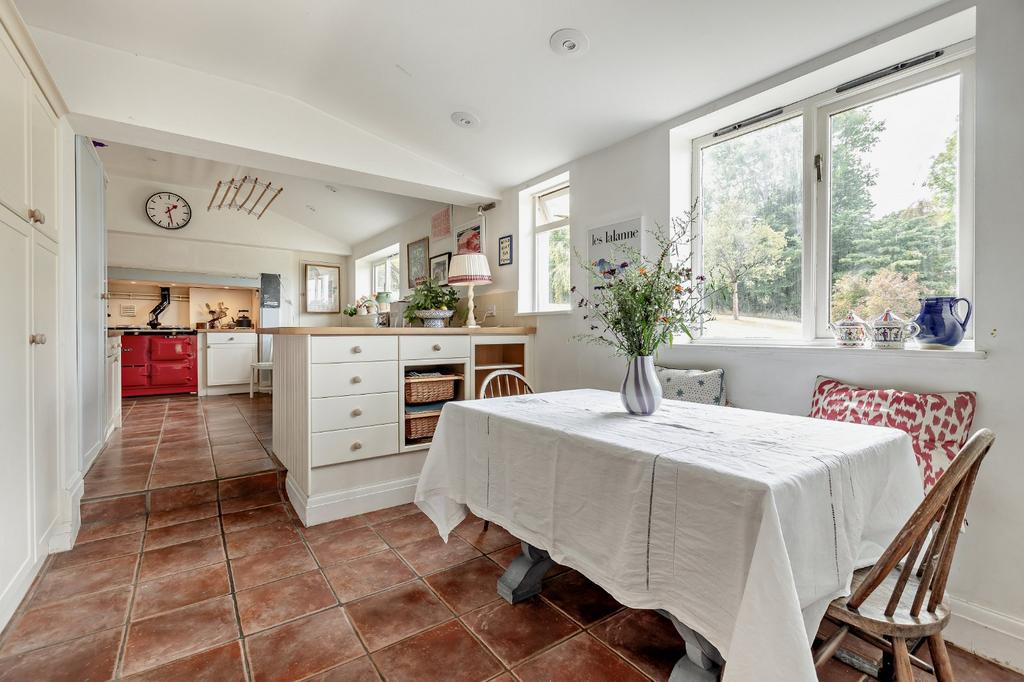 Kitchen/Dining Area