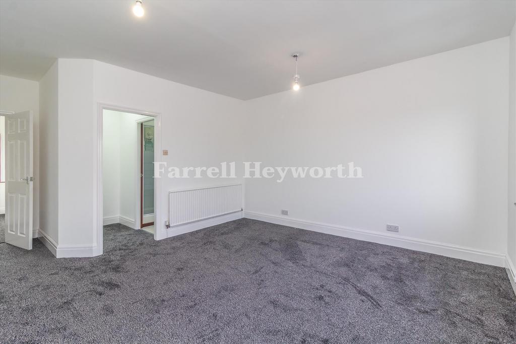 Bedroom 1 image 2