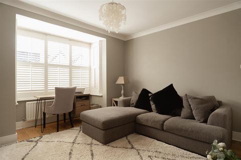 20 Albert Road North, Reigate, RH2 9EG