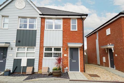 2 bedroom end of terrace house for sale - Ivy Gardens, Hastings