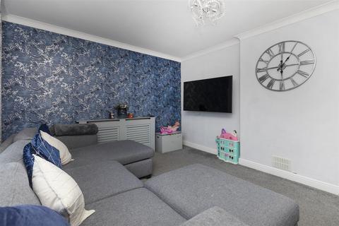 undefined, Glastonbury Drive, Huddersfield HD3