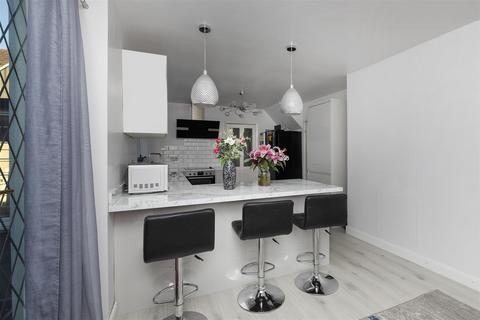 undefined, Glastonbury Drive, Huddersfield HD3